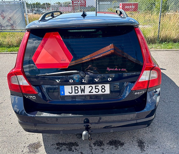 Volvo V70 4 of 11