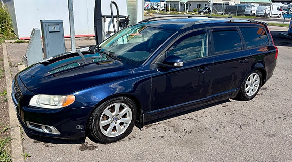 Volvo V70 2 of 11