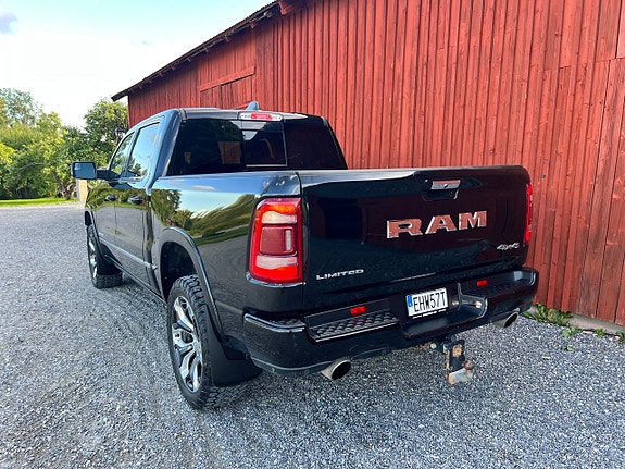 Dodge RAM 1500 8 of 27