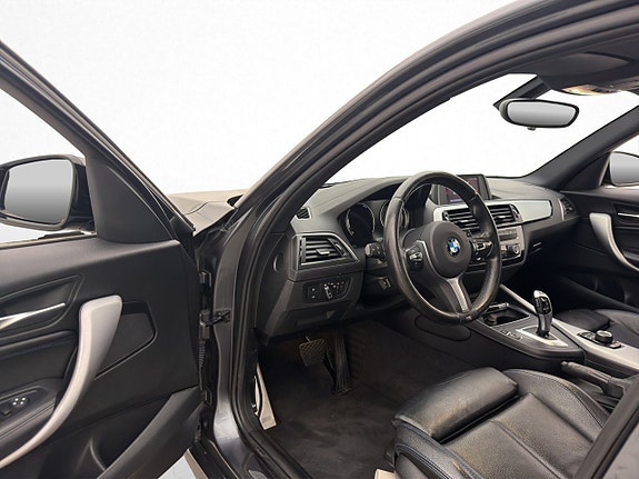 BMW 120i 10 of 29