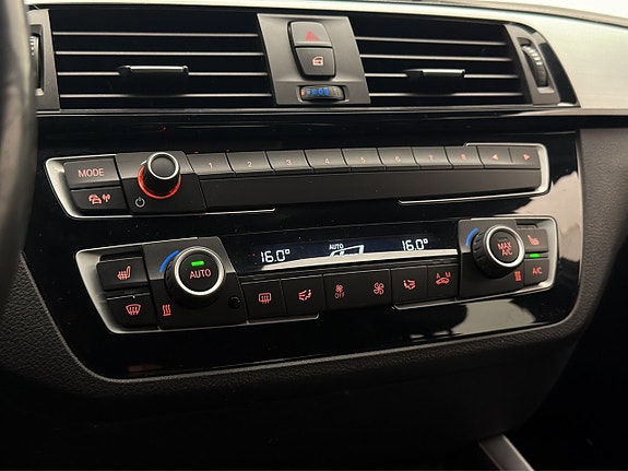 BMW 120i 22 of 29