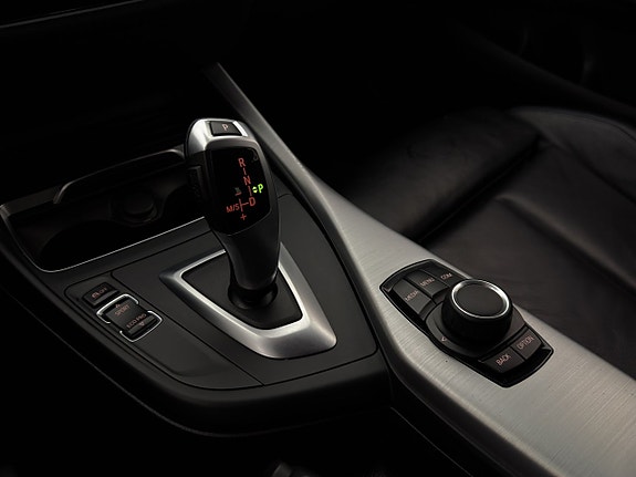 BMW 120i 23 of 29