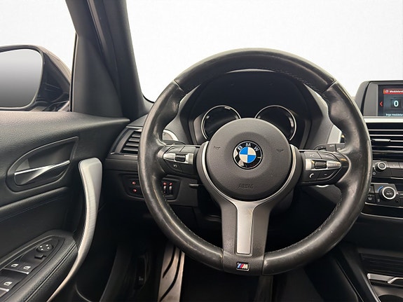 BMW 120i 13 of 29