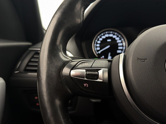 BMW 120i 18 of 29