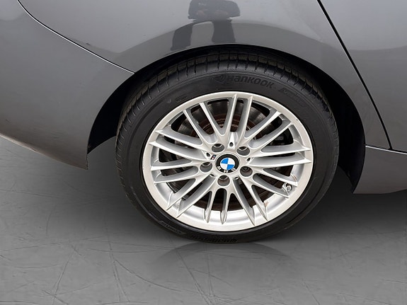 BMW 120i 28 of 29