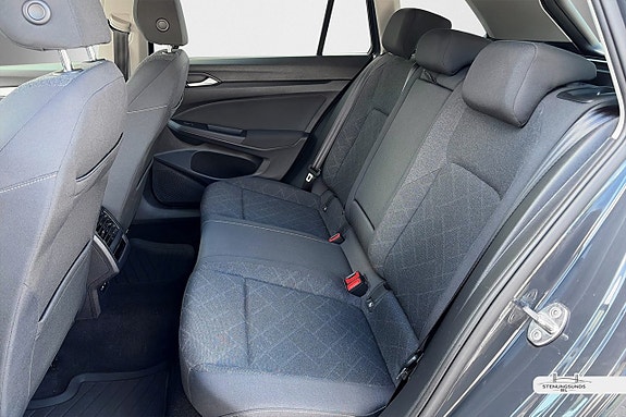 Volkswagen Golf VIII 11 of 24
