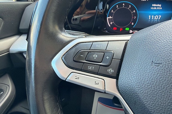 Volkswagen Golf VIII 16 of 24