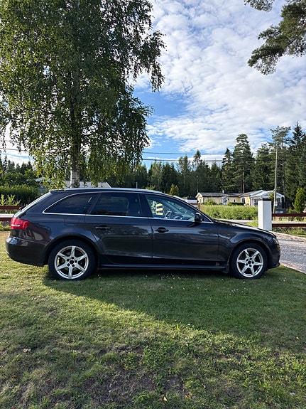 Audi A4 3 of 9