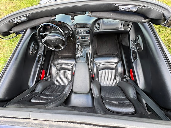 Chevrolet Corvette 10 of 11