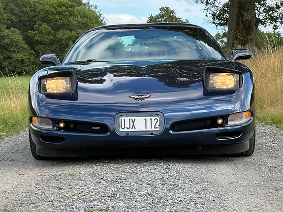 Chevrolet Corvette 3 of 11