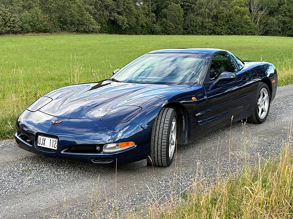 Chevrolet Corvette 4 of 11