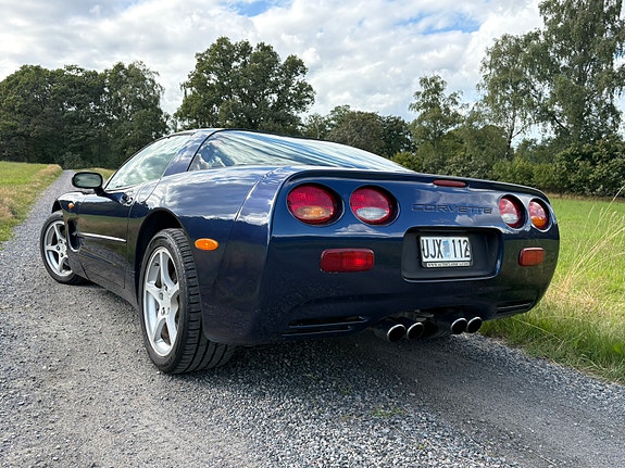 Chevrolet Corvette 6 of 11