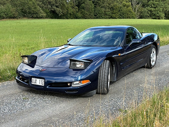 Chevrolet Corvette 5 of 11