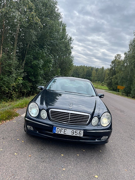 Mercedes-Benz E320 2 of 17