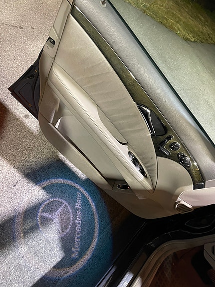 Mercedes-Benz E320 15 of 17