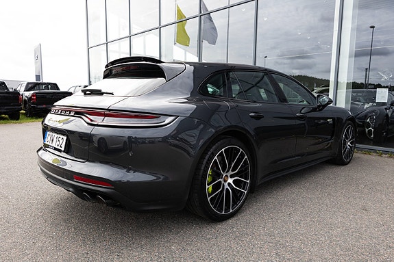 Porsche Panamera 4 5 of 17