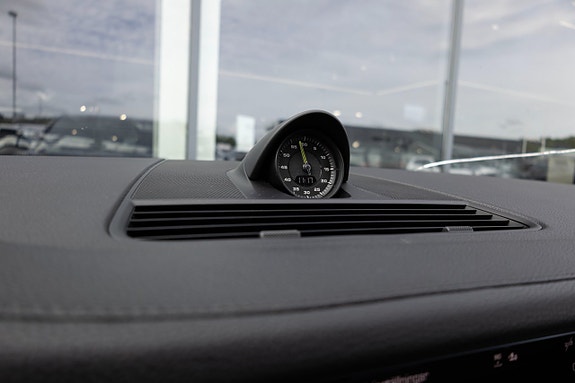 Porsche Panamera 4 12 of 17