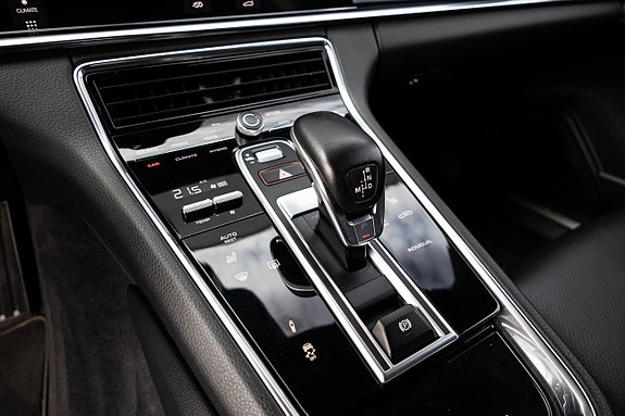 Porsche Panamera 4 11 of 17