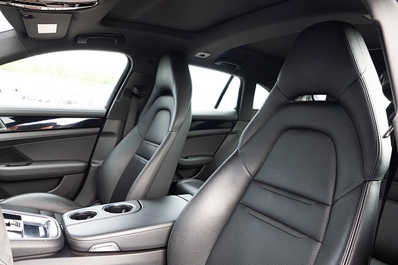 Porsche Panamera 4 9 of 17