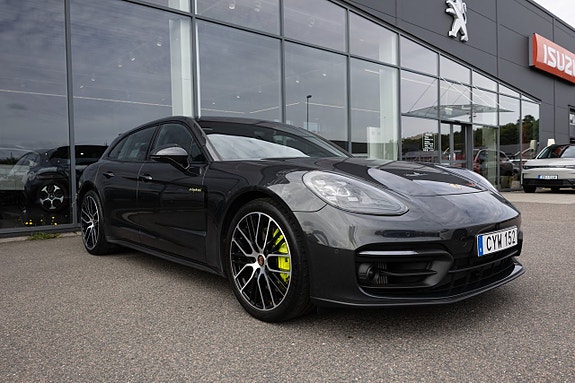 Porsche Panamera 4 3 of 17