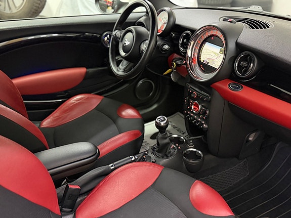 MINI Cooper 12 of 18