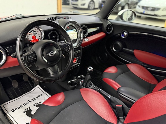 MINI Cooper 9 of 18