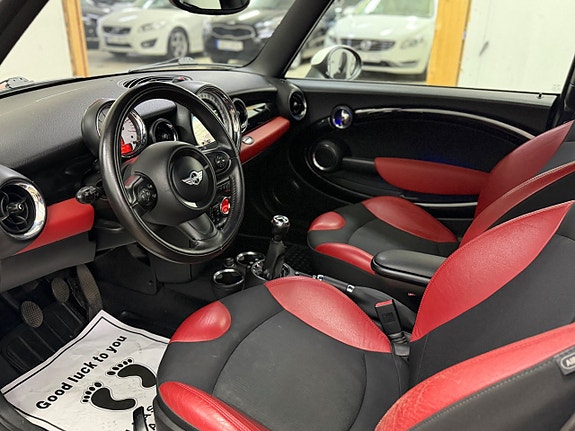MINI Cooper 11 of 18