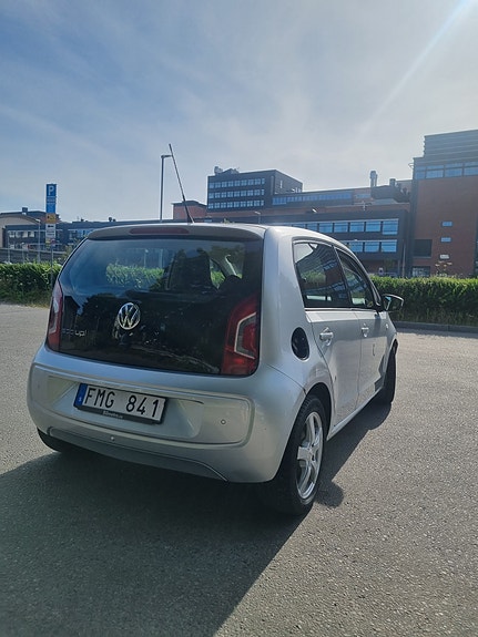 Volkswagen UP! 4 of 7