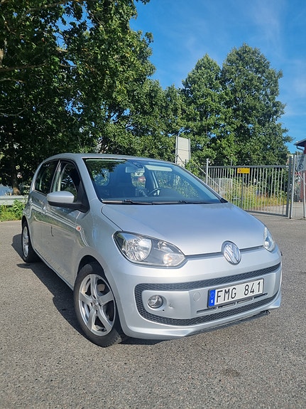 Volkswagen UP! 3 of 7