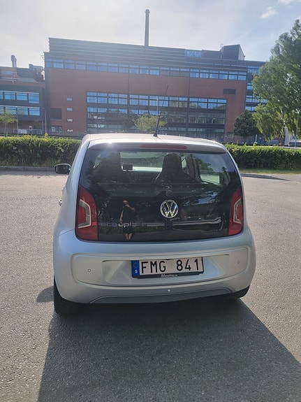 Volkswagen UP! 5 of 7