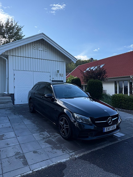 Mercedes-Benz C300 3 of 10