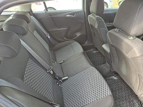 Opel Astra 17 of 21
