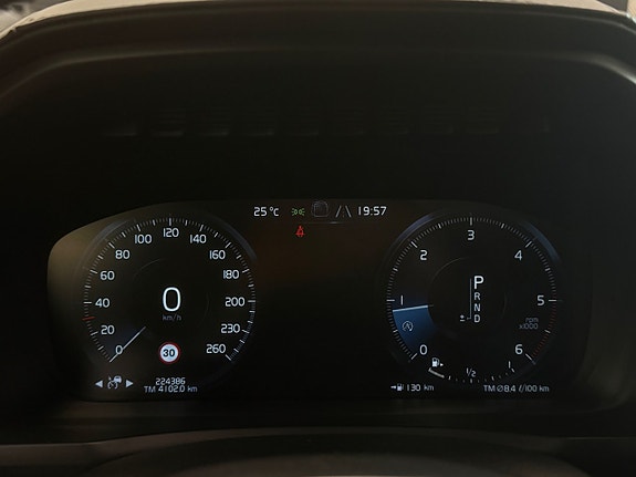Volvo XC90 20 of 20