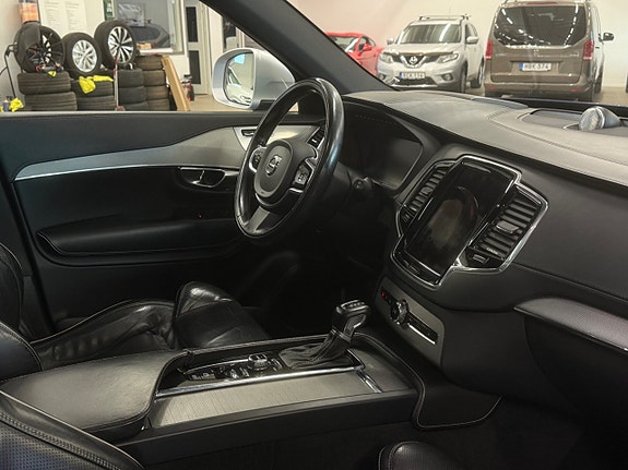 Volvo XC90 5 of 20