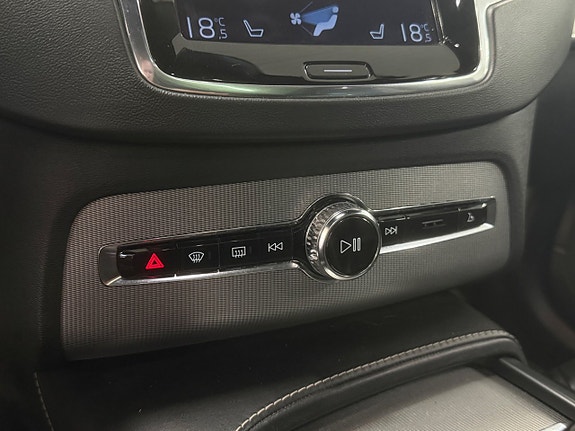 Volvo XC90 11 of 20
