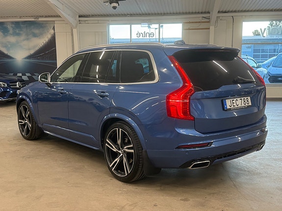 Volvo XC90 2 of 20