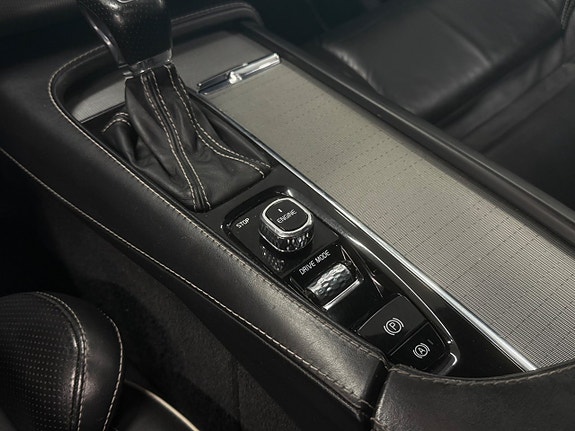 Volvo XC90 9 of 20