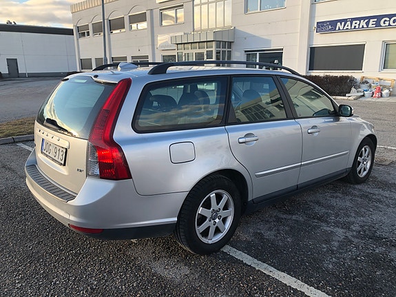 Volvo V50 3 of 12