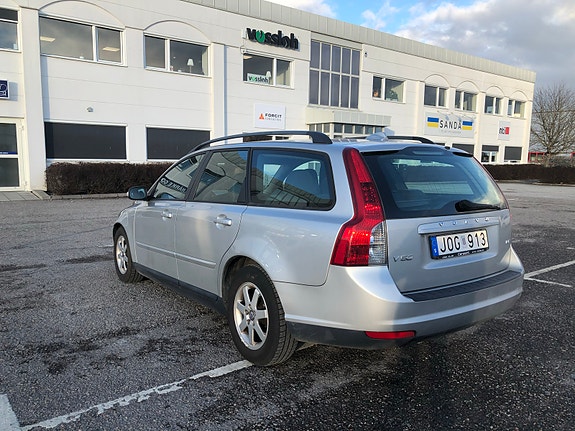 Volvo V50 4 of 12