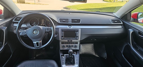 Volkswagen Passat 8 of 10