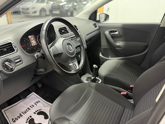 Volkswagen Polo 10 of 15