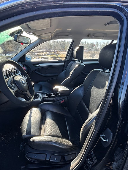 BMW 330i 5 of 6