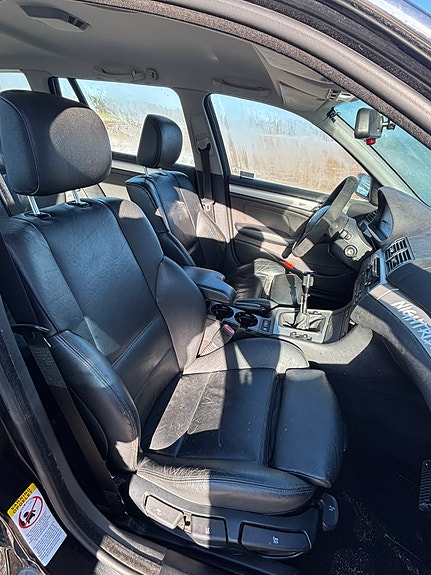 BMW 330i 6 of 6