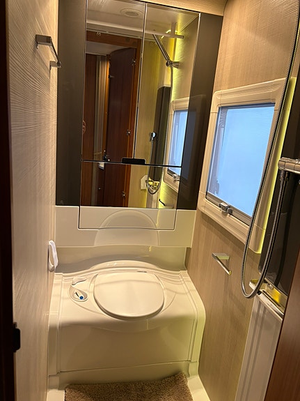 Adria Alpina 743 UT 5 of 8
