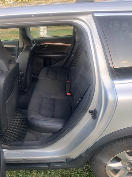 Volvo XC70 6 of 9
