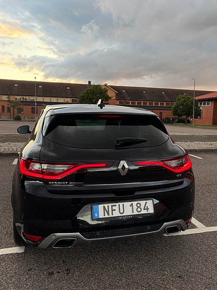 Renault Megane IV 2 of 12