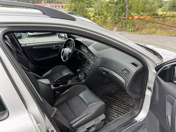 Volvo V70 11 of 21