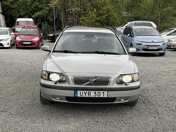 Volvo V70 7 of 21