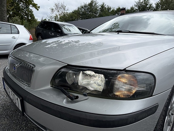Volvo V70 9 of 21