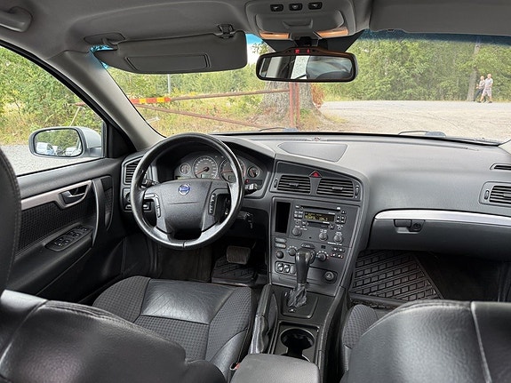 Volvo V70 10 of 21